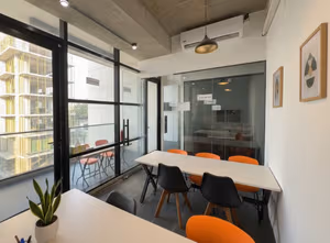 10 Person Coworking Desk