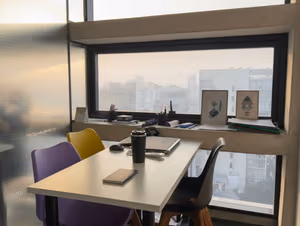4 Person Coworking Desk