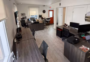 6 Person Sublet Office