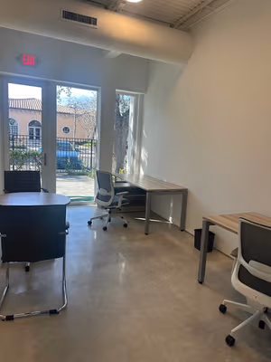 4 Person Coworking Desk