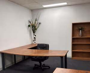 4 Person Private Office