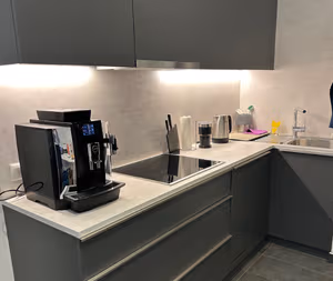 7 Person Coworking Desk