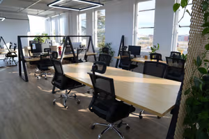 11 Person Coworking Desk
