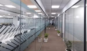 300 Person Managed Space