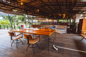 10 Person Private Office