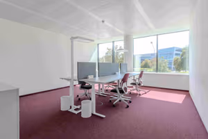 5 Person Shared Office