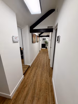 8 Person Private Office