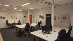 20 Person Coworking Desk