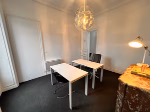 4 Person Private Office