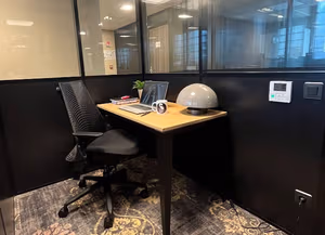 1 Person Coworking Desk