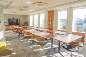 10 Person Coworking Desk