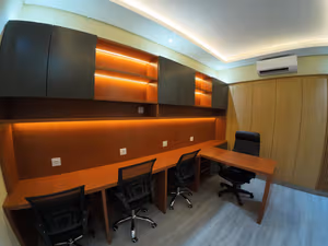 12 Person Shared Office