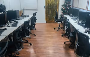 1 Person Coworking Desk