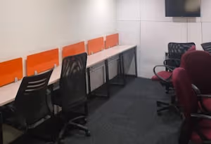 9 Person Coworking Desk