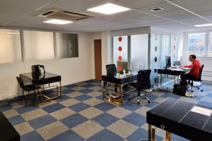 5 Person Private Office