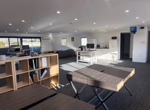 6 Person Shared Office