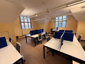 1 Person Coworking Desk