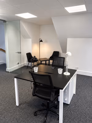 4 Person Private Office