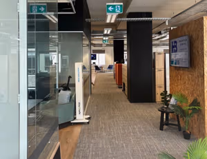 4 Person Coworking Desk