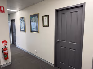 3 Person Shared Office