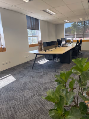 1 Person Shared Office