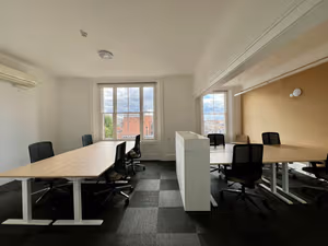 5 Person Private Office