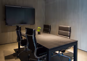 110 Person Coworking Desk