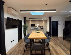 1 Person Private Office