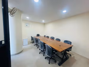 8 Person Shared Office