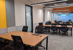 5 Person Coworking Desk