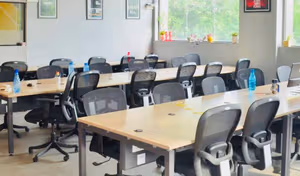 1 Person Coworking Desk
