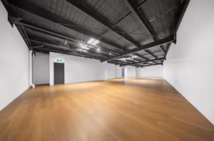 3 Person Shared Office