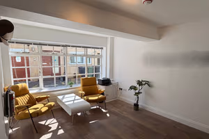 10 Person Sublet Office