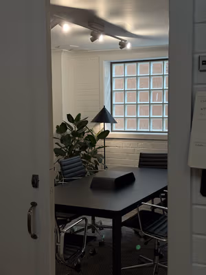 1 Person Coworking Desk