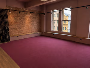10 Person Private Office