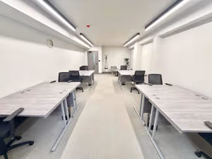 4 Person Private Office