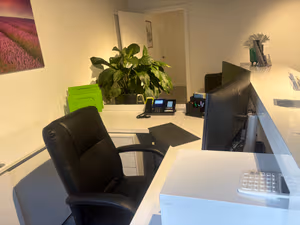 1 Person Shared Office