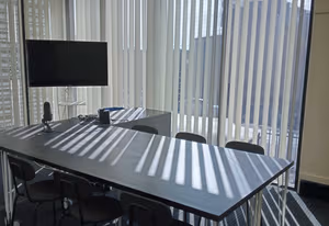 4 Person Shared Office