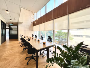 10 Person Private Office