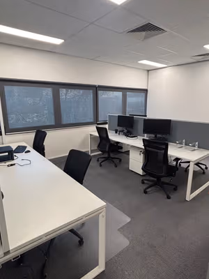 6 Person Shared Office