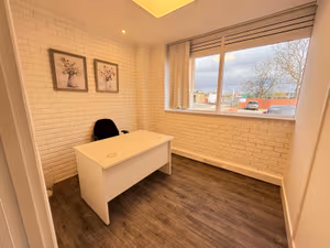 5 Person Private Office