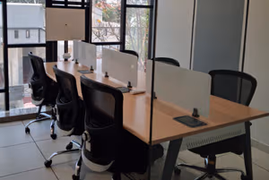 6 Person Coworking Desk