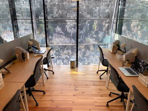 4 Person Private Office