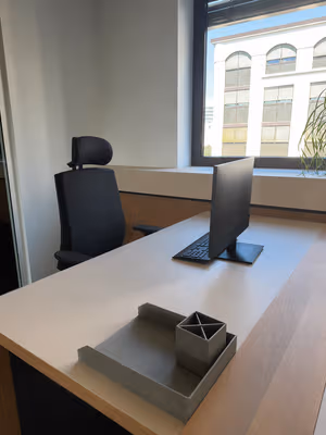 4 Person Private Office