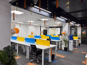 1 Person Coworking Desk