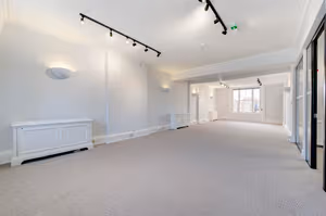 10 Person Private Office
