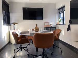 10 Person Private Office