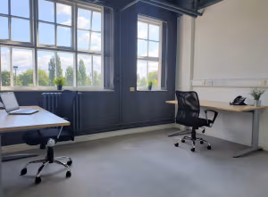 4 Person Private Office