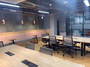 5 Person Coworking Desk