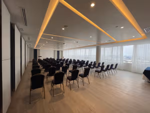 7 Person Private Office